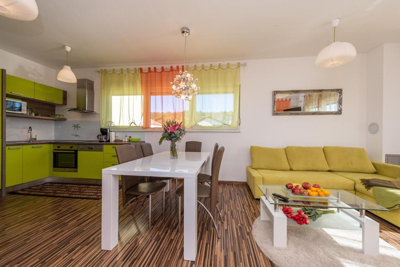 Antonio Apartments Sukošan Dış mekan fotoğraf