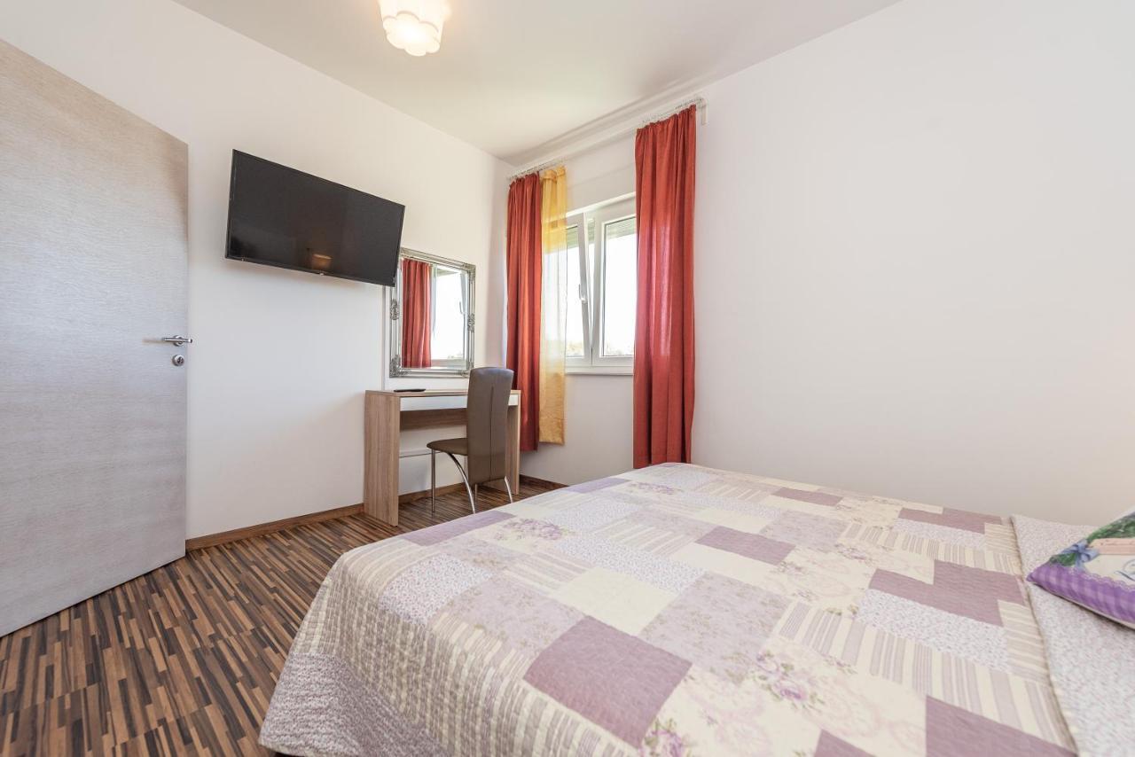 Antonio Apartments Sukošan Dış mekan fotoğraf