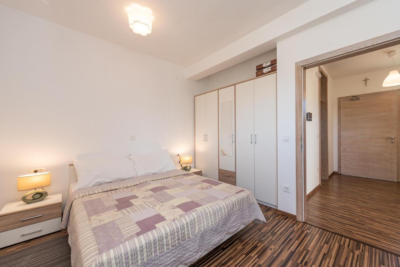 Antonio Apartments Sukošan Dış mekan fotoğraf