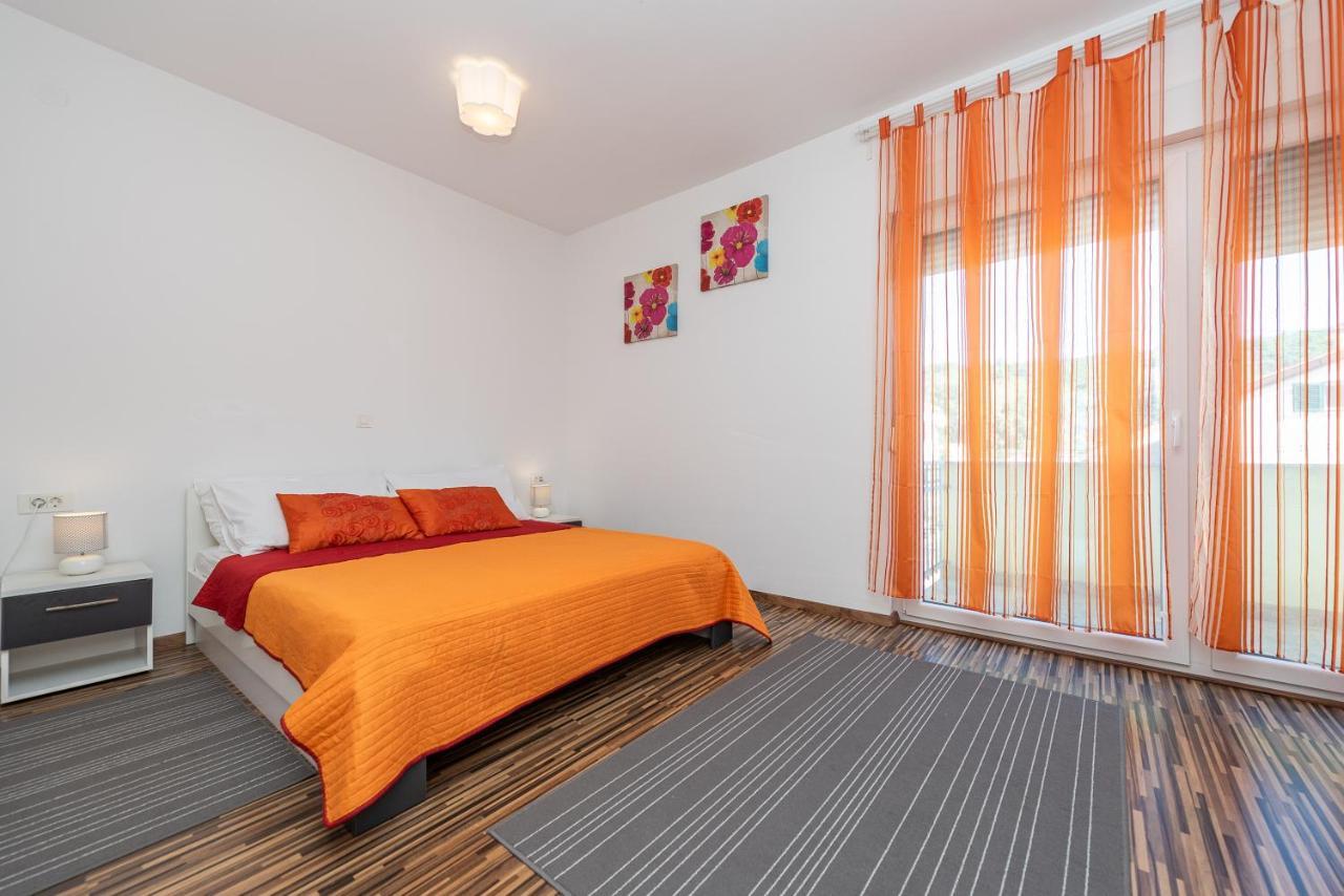 Antonio Apartments Sukošan Dış mekan fotoğraf