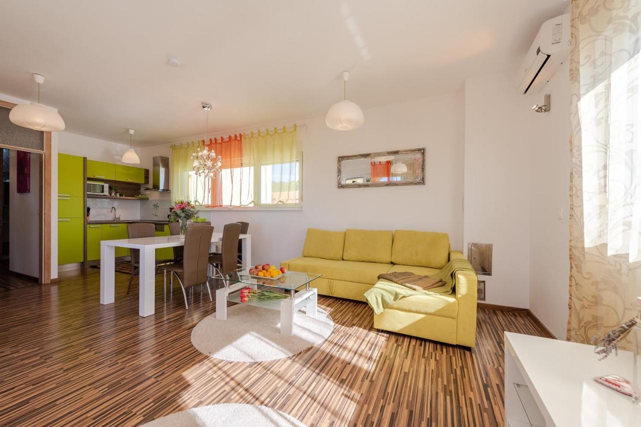 Antonio Apartments Sukošan Dış mekan fotoğraf
