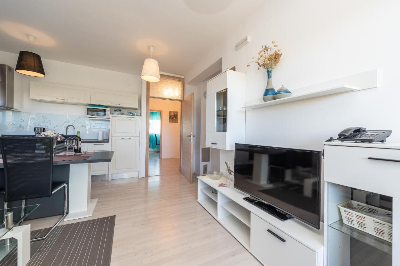 Antonio Apartments Sukošan Dış mekan fotoğraf