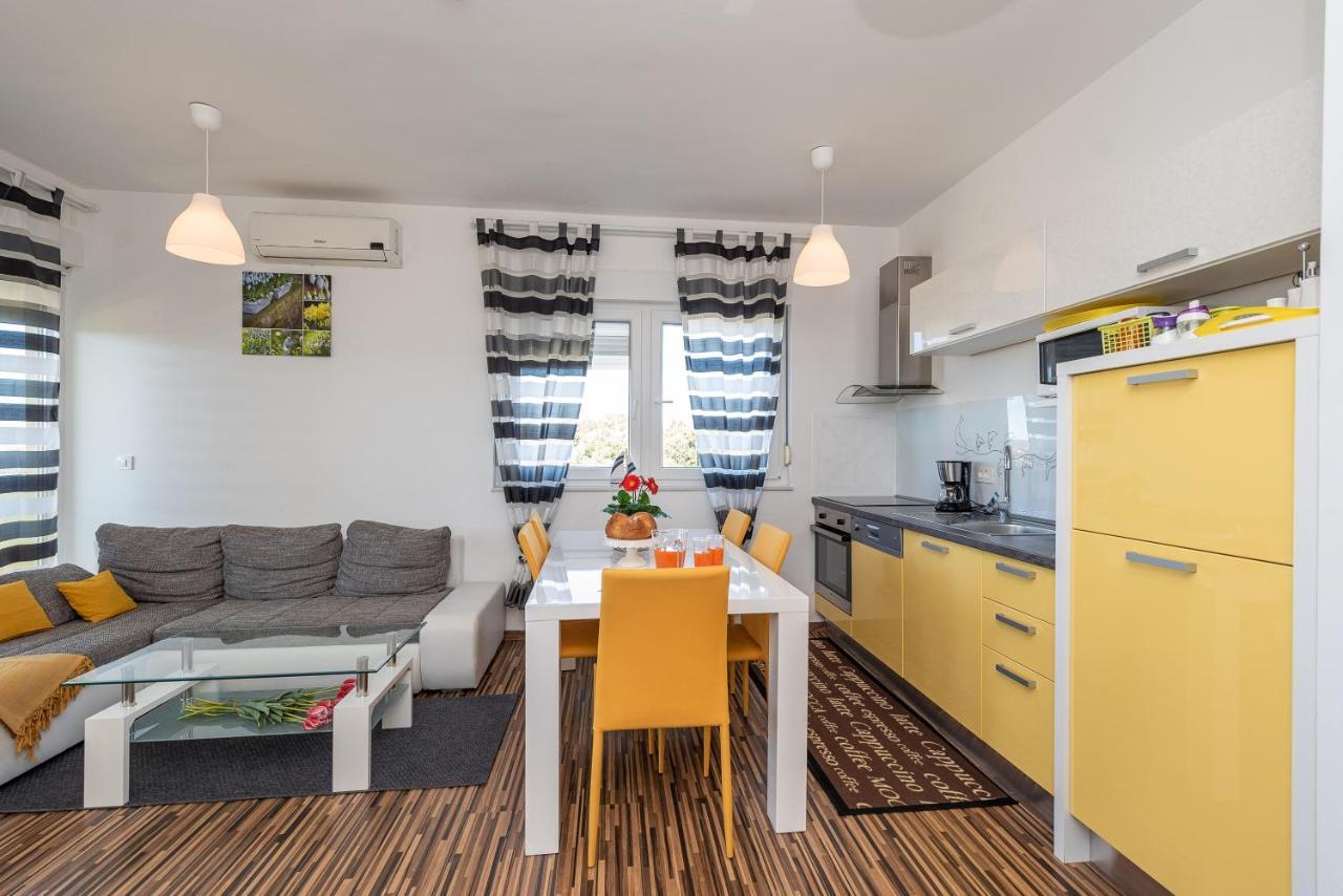 Antonio Apartments Sukošan Dış mekan fotoğraf